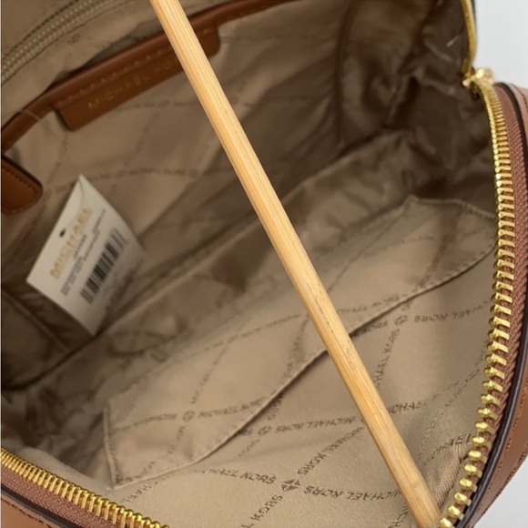 MICHAEL KORS JAYCEE MEDIUM
BACKPACK VANILLA - Picture 12 of 14